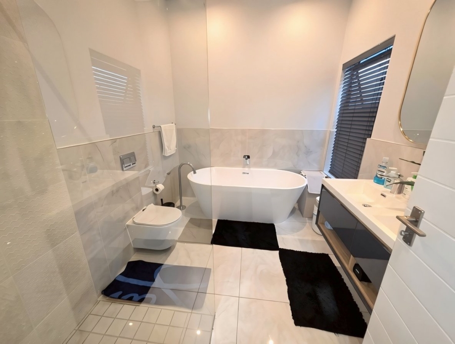 4 Bedroom Property for Sale in Sandown Western Cape